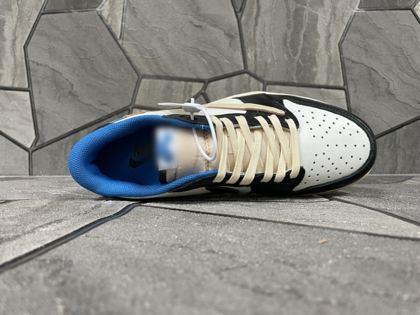 High-Top Sneakers V