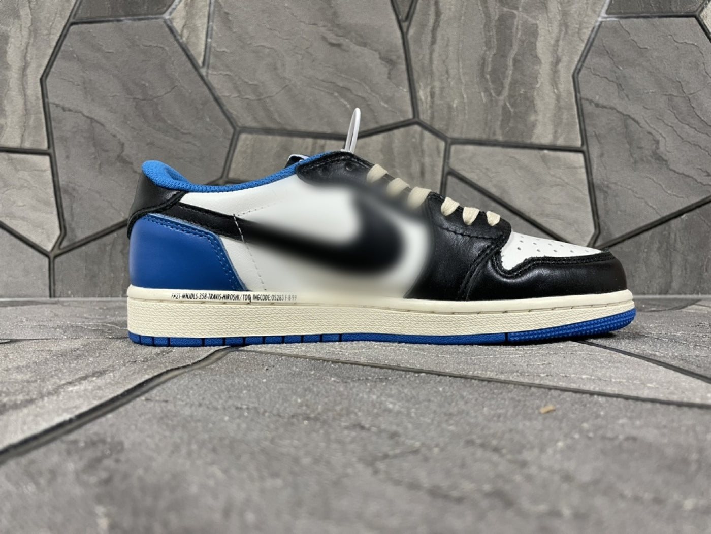 High-Top Sneakers V