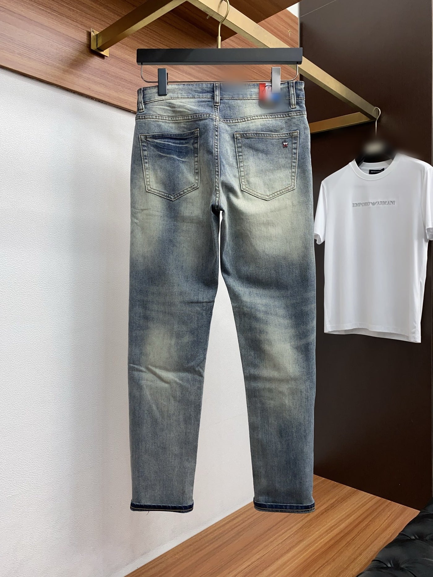 Back-Logo Jeans